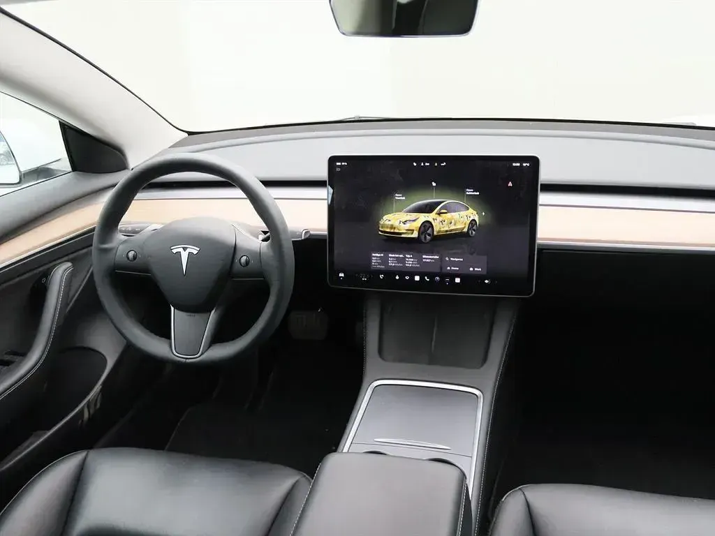 Gebraucht Tesla Model 3 Standard Range 225 kW (306 PS) 2022 Weiß Limousine