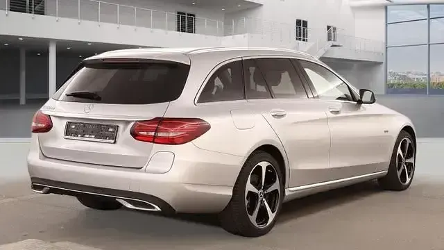 Gebraucht Mercedes C300e 320 PS (235 kW) 2021 Silber Limousine