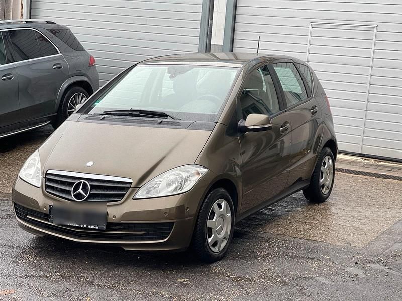 Braun Gebraucht 2009 Mercedes A160 Kleinwagen | 4.950 € (Fairer Preis) - Bild 1/4