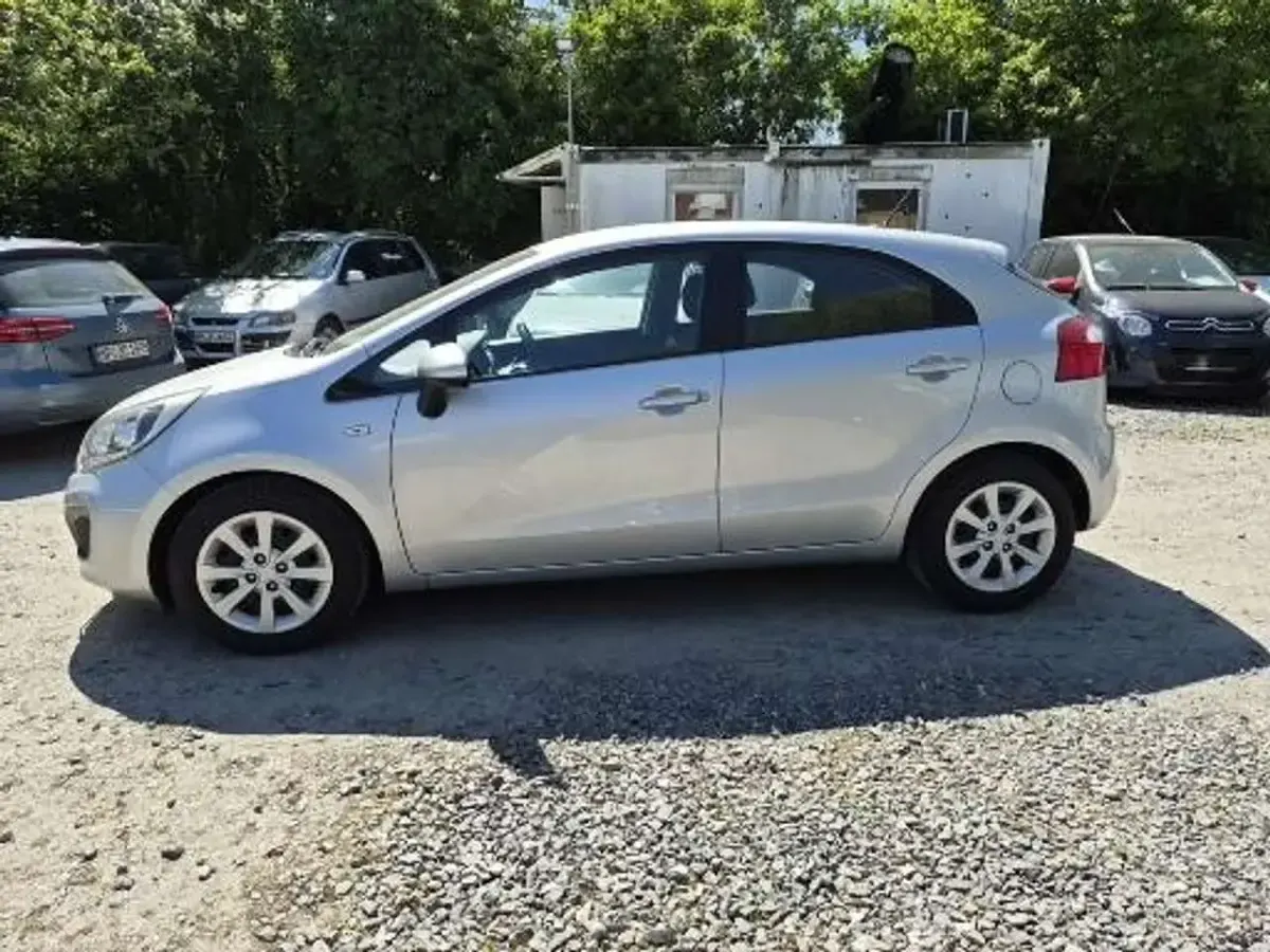 Gebraucht Kia Rio Edition 7 109 PS (80 kW) 2014 Silber Kleinwagen