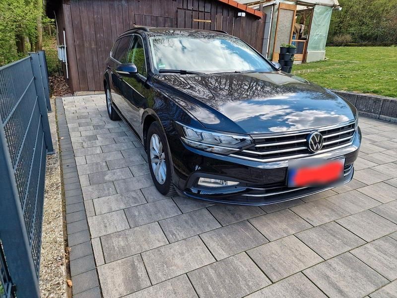Second-hand VW Passat 150 CP (110 kW) 2022 Negru Break