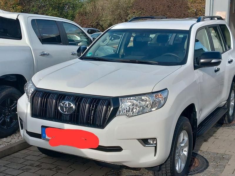 Weiß Gebraucht 2022 Toyota Land Cruiser SUV | 49.700 € (Fairer Preis) - Bild 1/4