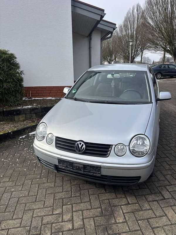 Gebraucht VW Polo Comfortline 64 PS (47 kW) 2004 Silber Kleinwagen