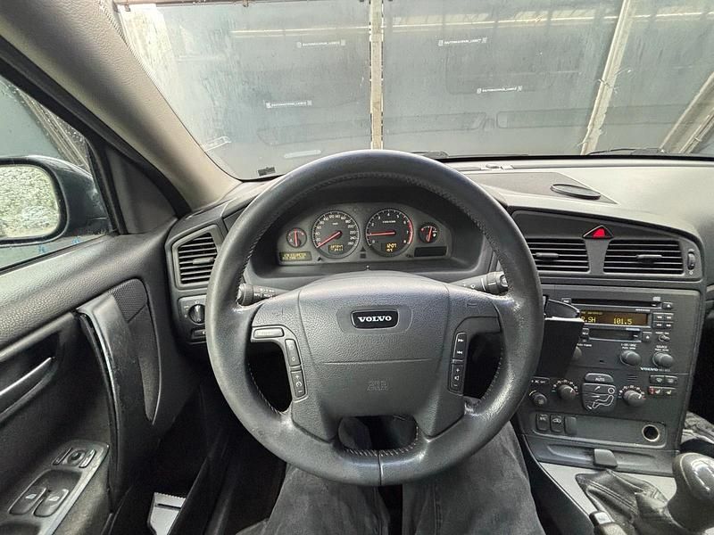 Blau Gebraucht 2000 Volvo V70 Kombi | 1.590 € (Fairer Preis) - Bild 1/4