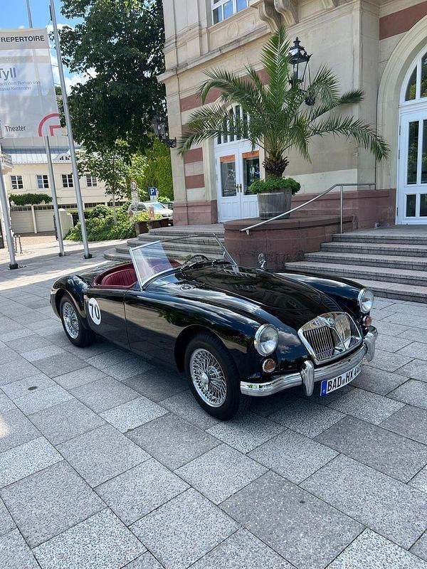 Schwarz Gebraucht 1962 MG MGA Cabrio | 41.800 € - Bild 1/4