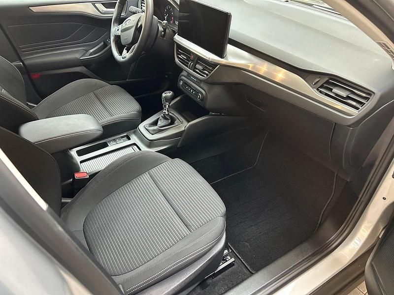 Gebraucht Ford Focus 125 PS (91 kW) 2024 Silber Kombi