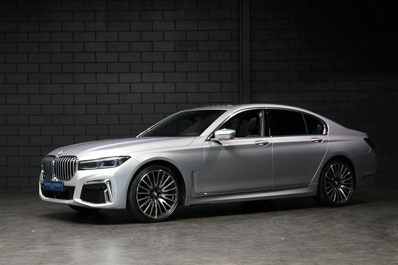 Glaciersilber metallic Gebraucht 2019 BMW 750 M Sport Limousine | 49.500 € (Fairer Preis) - Bild 1/4