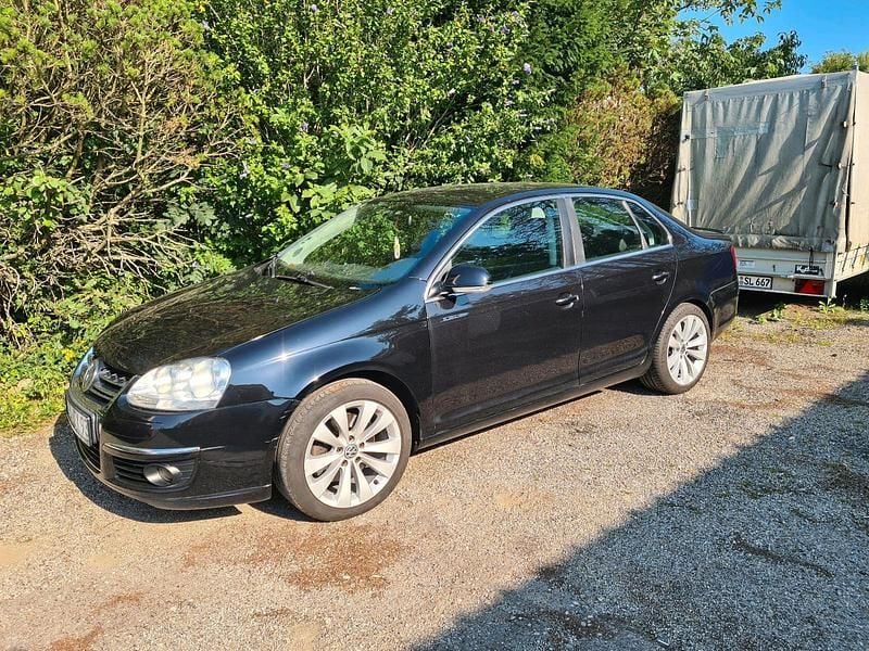 Schwarz Gebraucht 2007 VW Jetta Sportline Limousine | 3.000 € (Guter Preis) - Bild 1/4