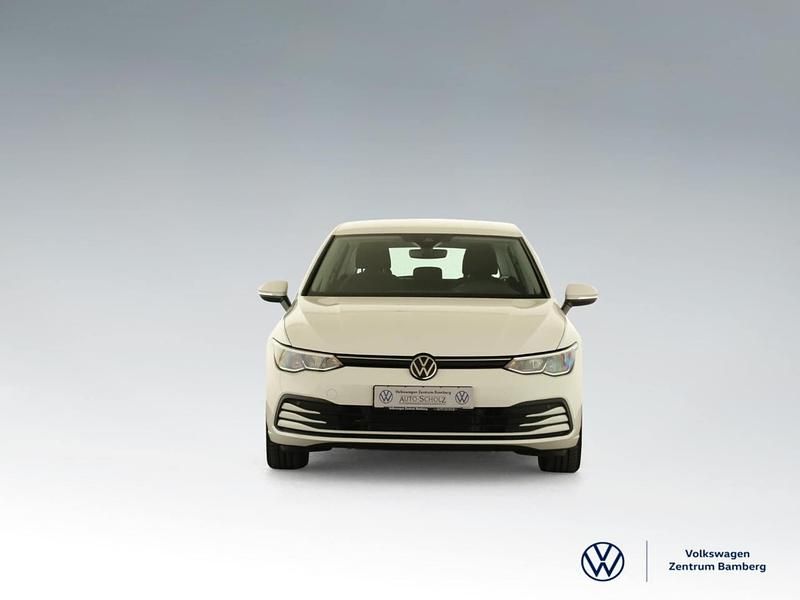 Gebraucht VW Golf VIII Life 110 PS (80 kW) 2021 Weiß Limousine
