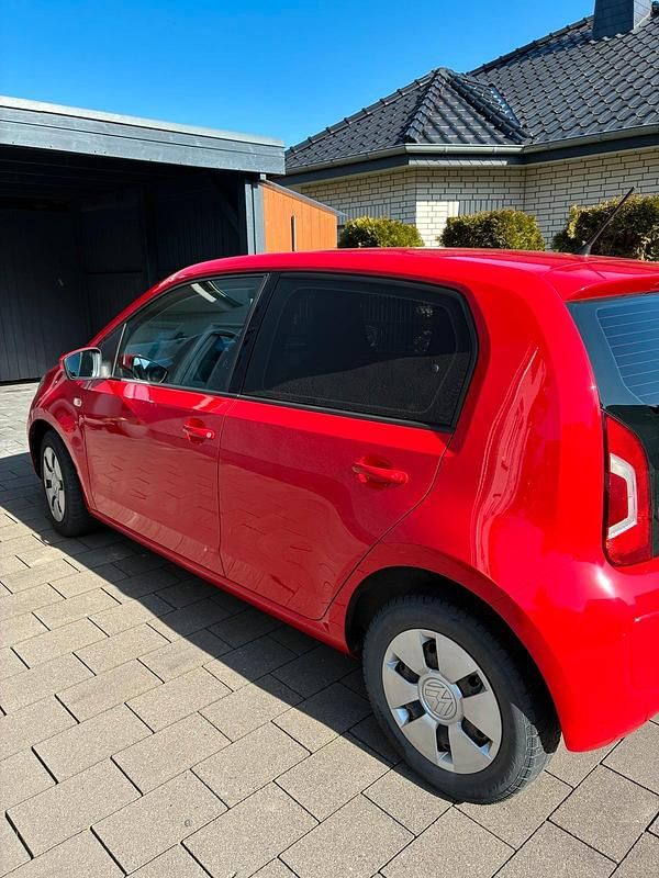 Second-hand VW up! 60 CP (44 kW) 2015 Roșu Hatchback