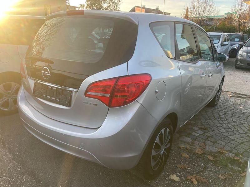 Gebraucht Opel Meriva Innovation 120 PS (88 kW) 2011 Silber Van / Kleinbus