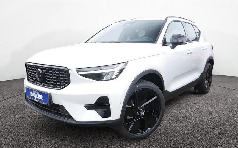 Weiß Neu 2025 Volvo XC40 Plus SUV | 44.690 € (Fairer Preis) - Bild 1/4