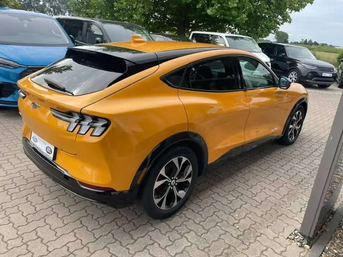 Gebraucht Ford Mustang Premium 269 PS (197 kW) 2024 Cyber orange 3c SUV
