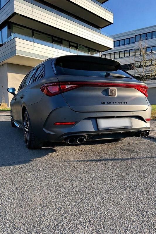 Gebraucht Cupra Leon 300 PS (220 kW) 2022 Grau Kombi