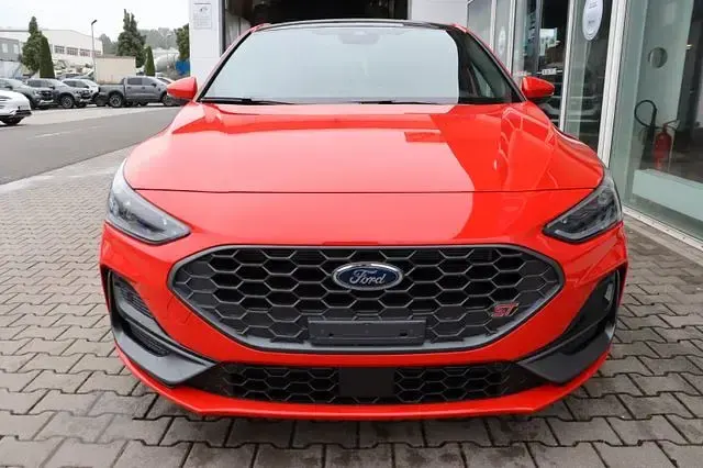 Gebraucht Ford Focus ST 280 PS (205 kW) 2026 Racered Limousine