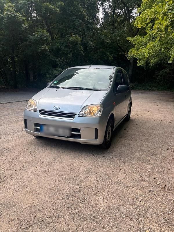 Silber Gebraucht 2004 Daihatsu Cuore Kleinwagen | 650 € (Fairer Preis) - Bild 1/4