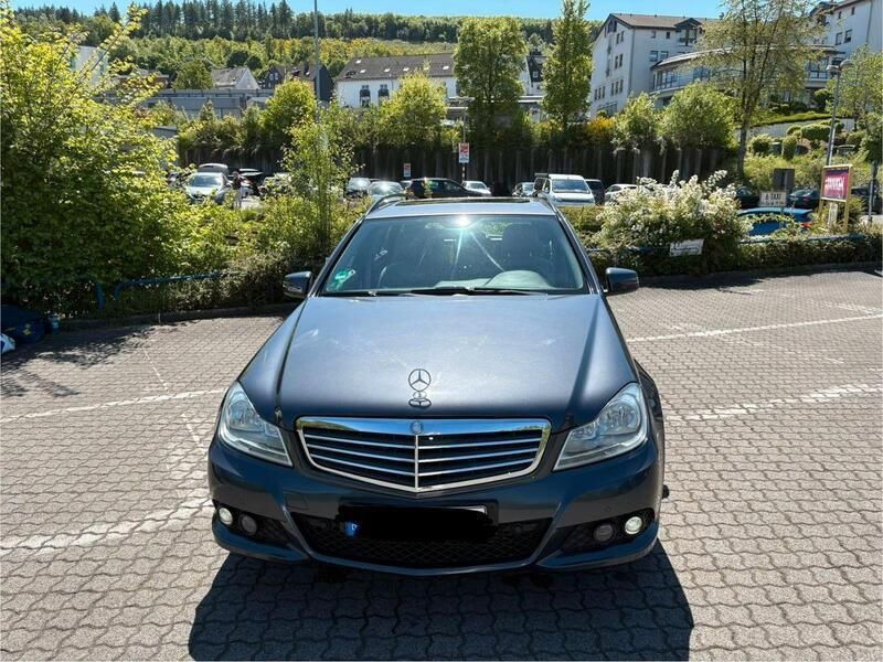 Grau Gebraucht 2012 Mercedes C220 Kombi | 9.500 € (Fairer Preis) - Bild 1/4