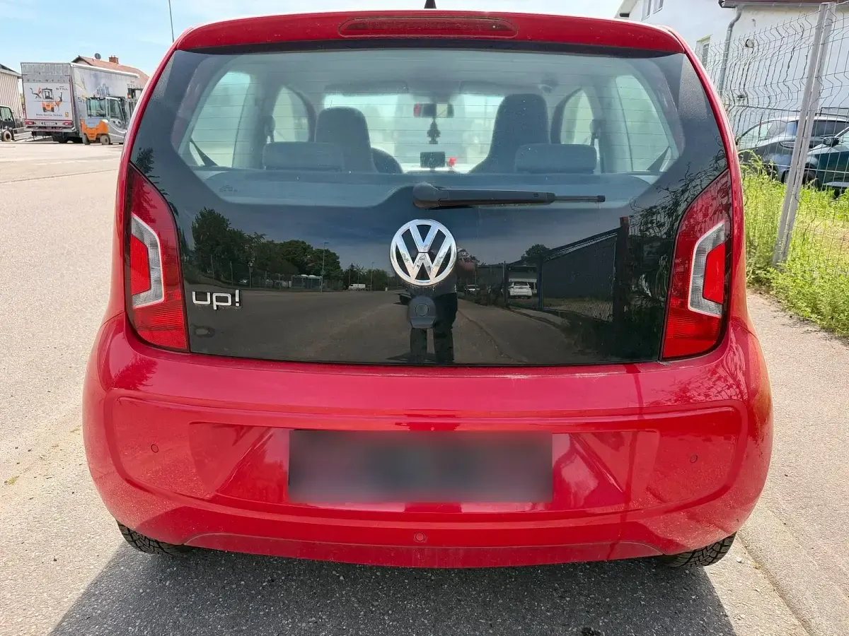 Second-hand VW up! 60 CP (44 kW) 2012 Roșu Hatchback
