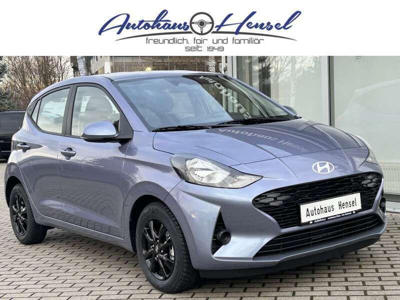 Meta blue Gebraucht 2024 Hyundai i10 Trend Kleinwagen | 18.225 € (Etwas zu teuer) - Bild 1/4