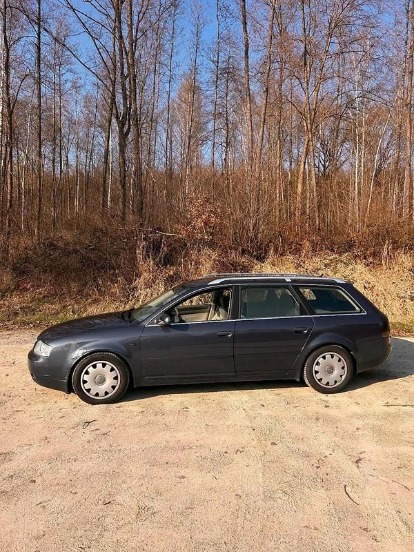 Używany Audi A6 150 KM (110 kW) 2003 Niebieski Kombi