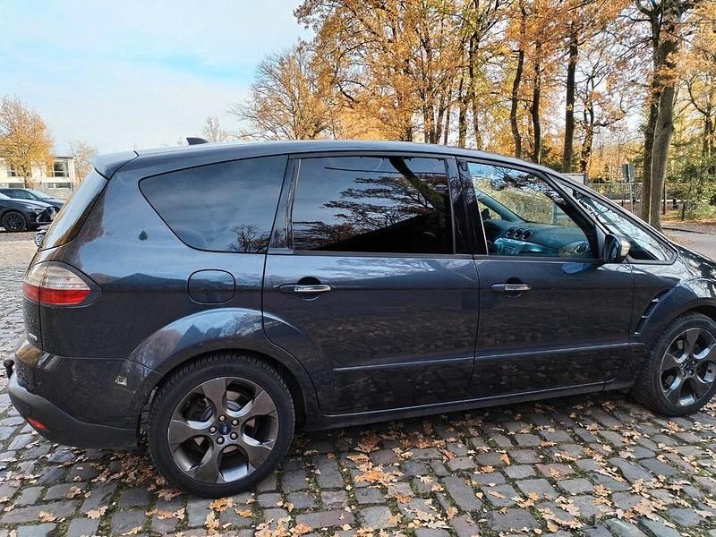 Gebraucht Ford S-MAX Titanium 146 PS (107 kW) 2009 Grau Van / Kleinbus