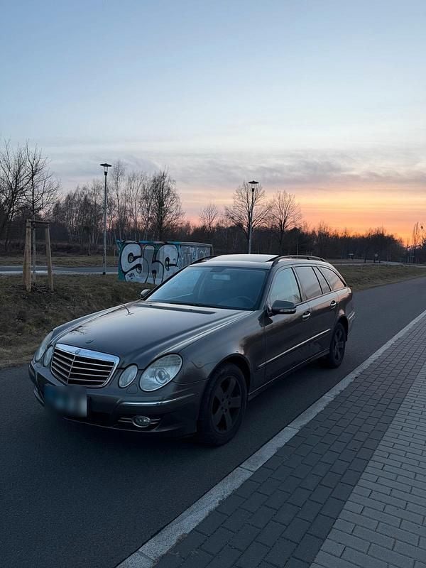Gebraucht Mercedes E220 178 PS (130 kW) 2007 Grau Kombi