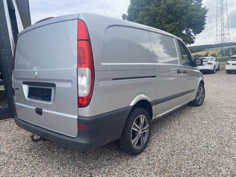Gebraucht Mercedes Vito 95 PS (69 kW) 2012 Brillantsilber (metallic) Van