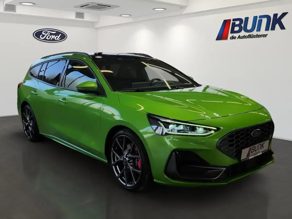 Gebraucht Ford Focus ST 280 PS (205 kW) 2023 Mean green metallic (pn4jl)
