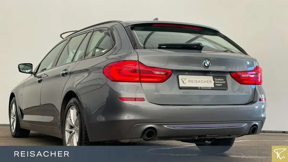 Gebraucht BMW 530 Efficient Dynamics 252 PS (185 kW) 2018 Bluestone metallic Kombi