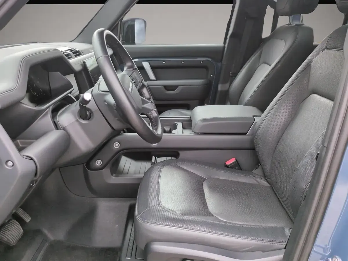 Gebraucht Land Rover Defender HSE Dynamic 249 PS (183 kW) 2023 Manufacturer SUV