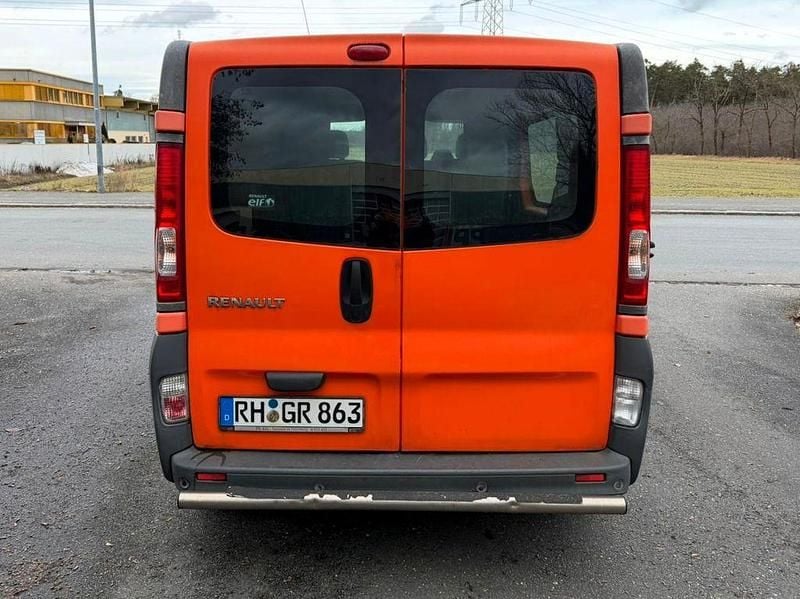 Gebraucht Renault Trafic 90 PS (66 kW) 2010 Orange Van / Kleinbus