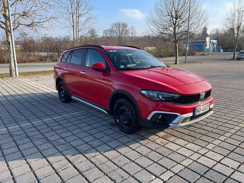 Gebraucht Fiat Tipo Red 131 PS (96 kW) 2023 Passione red Kombi