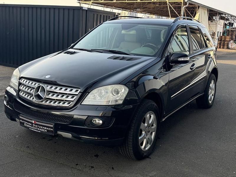 Gebraucht Mercedes ML320 224 PS (164 kW) 2006 Schwarz SUV