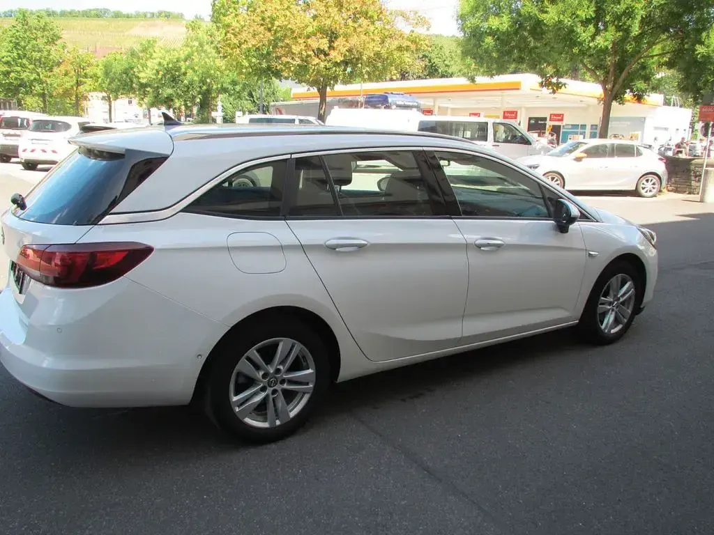 Gebraucht Opel Astra Business Elegance 105 PS (77 kW) 2020 Weiß Kombi