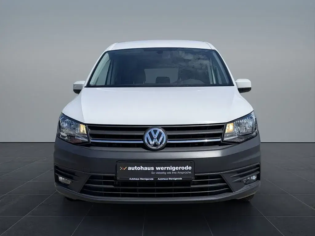 Gebraucht VW Caddy Trendline 131 PS (96 kW) 2019 Weiß Van / Kleinbus