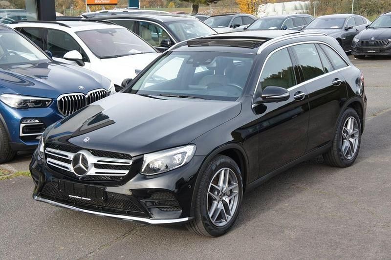 Schwarz Gebraucht 2019 Mercedes GLC300 AMG line SUV | 31.490 € (Fairer Preis) - Bild 1/4