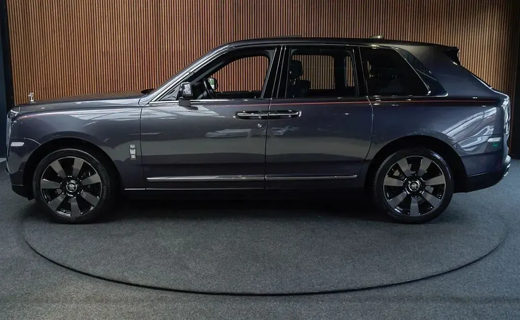 Usata Rolls Royce Cullinan 572 CV (420 kW) 2019 Grigio SUV