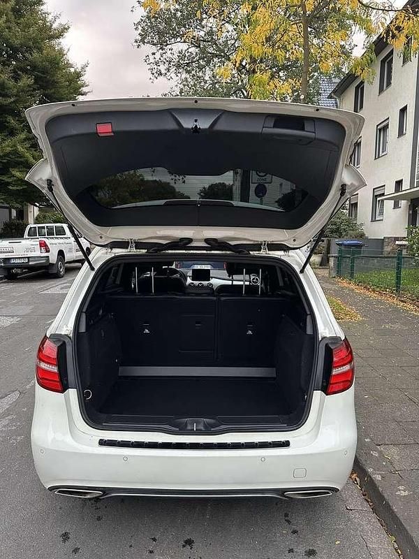 Gebraucht Mercedes B220 Edition 177 PS (130 kW) 2017 Van / Kleinbus