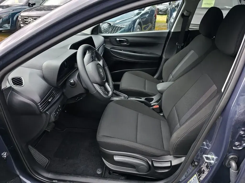 Neu Hyundai i20 90 PS (66 kW) 2026 Grau Kleinwagen