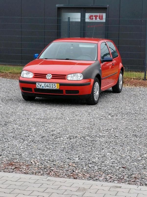 Orange Gebraucht 1999 VW Golf IV Kleinwagen | 1.400 € (Guter Preis) - Bild 1/4
