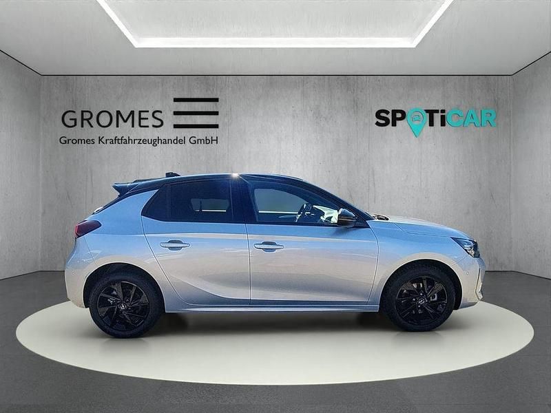 Używany Opel Corsa 145 KM (106 kW) 2025 Srebrny Hatchback