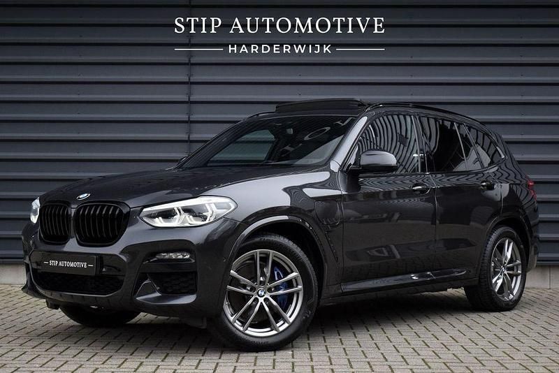Grau Gebraucht 2021 BMW X3 Executive SUV | 41.900 € - Bild 1/4