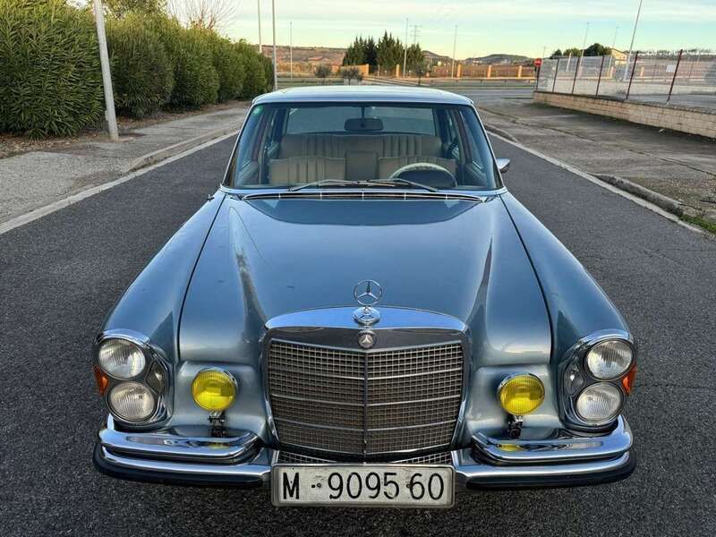 Blau Gebraucht 1971 Mercedes W109 Limousine | 22.900 € - Bild 1/4