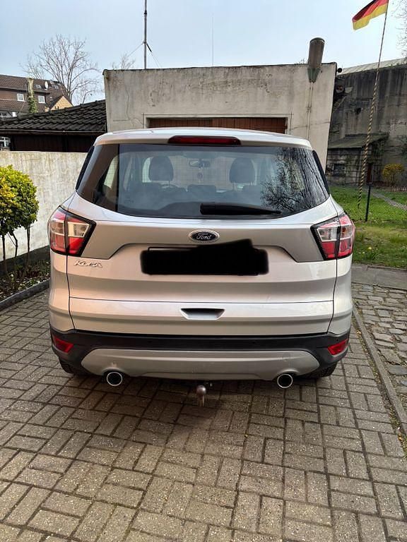 Gebraucht Ford Kuga Trend 150 PS (110 kW) 2018 Silber SUV