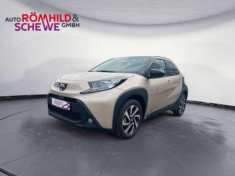 Beige Neu 2025 Toyota Aygo Kleinwagen | 19.590 € - Bild 1/4