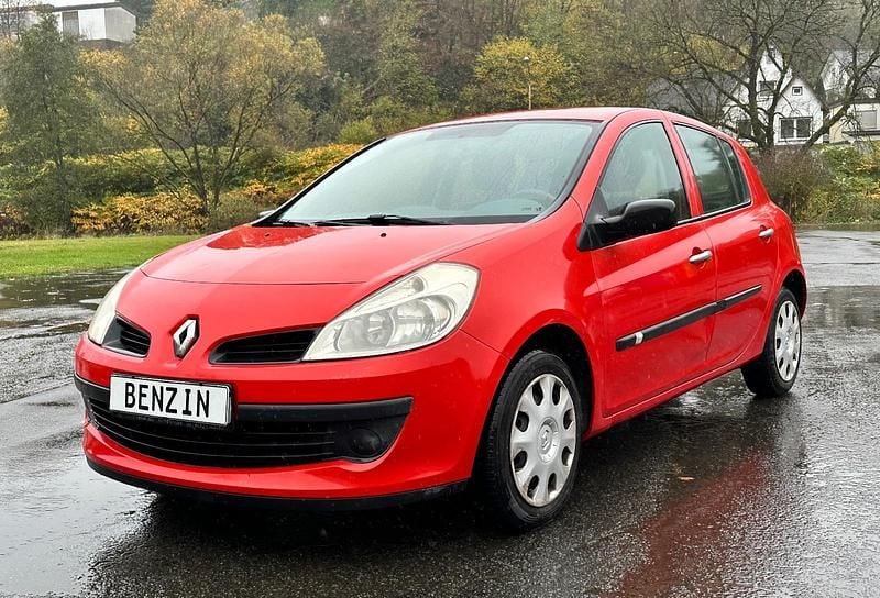 Rot Gebraucht 2009 Renault Clio II Kleinwagen | 1.500 € (Guter Preis) - Bild 1/4