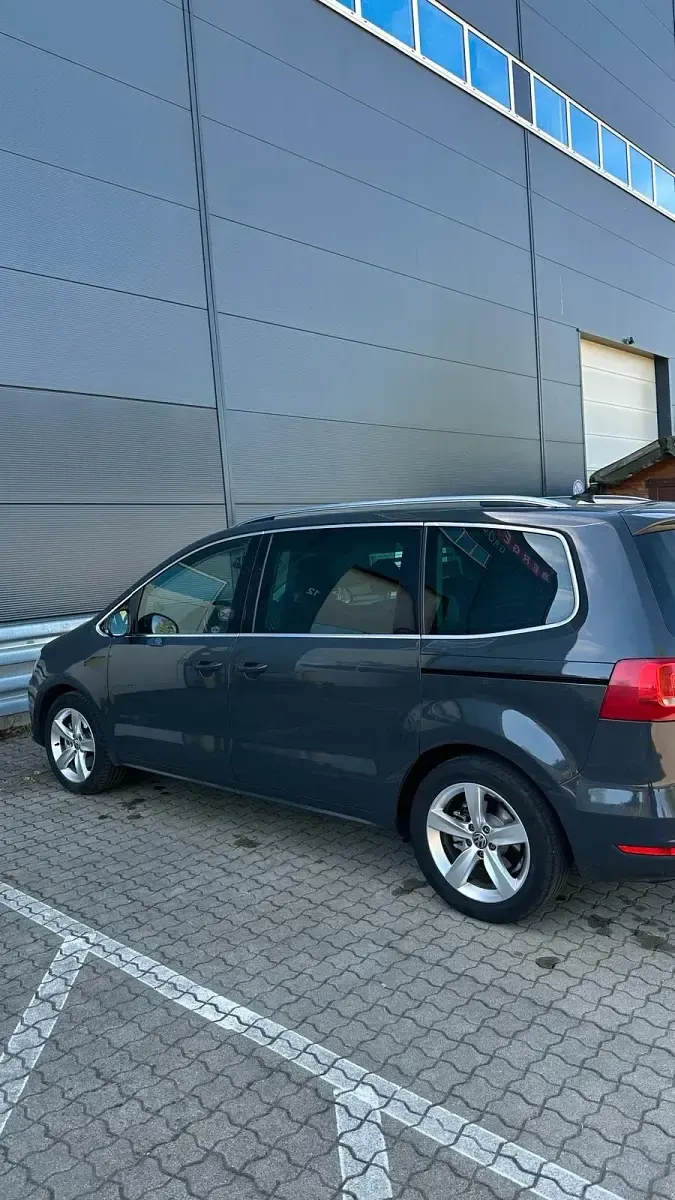 Gebraucht VW Sharan 140 PS (102 kW) 2011 Grau Van / Kleinbus