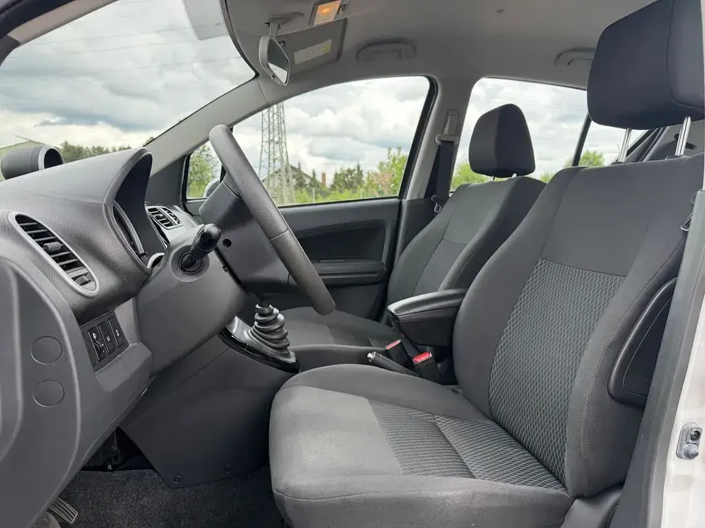 Gebraucht Suzuki Splash Comfort 94 PS (69 kW) 2014 Silber Kleinwagen