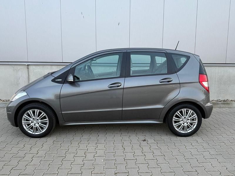 Gebraucht Mercedes A180 116 PS (85 kW) 2009 Grau Kleinwagen