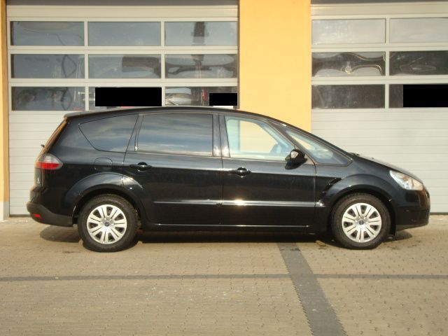 Gebraucht Ford S-MAX Trend 140 PS (102 kW) 2009 Schwarz metallic Van / Kleinbus